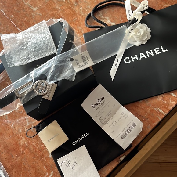 Authentic Chanel belt brand new with tags size 80 too small. Buckle warm twice.. - Picture 9 of 10